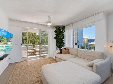 4/13 Arthur Street, KINGS BEACH, QLD 4551
