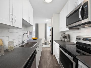 4979 Bathurst St 1 Bedroom Apartment for Rent at 4979...
