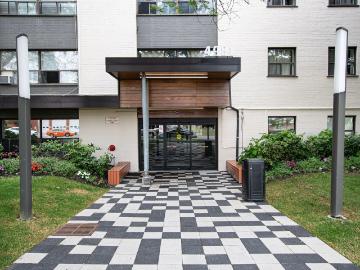 4981 Bathurst Street 2 Bedroom Apartment for Rent at...