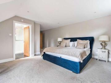 4 bed house for sale