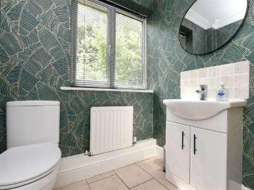 4 bed house for sale