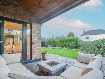 4 bed house for sale
