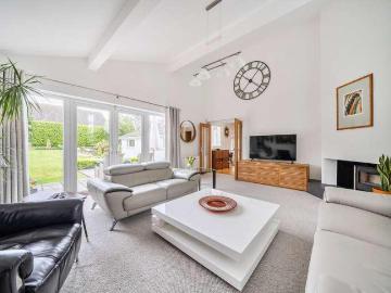 4 bed house for sale