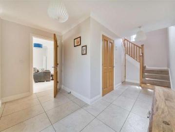 4 bed house for sale