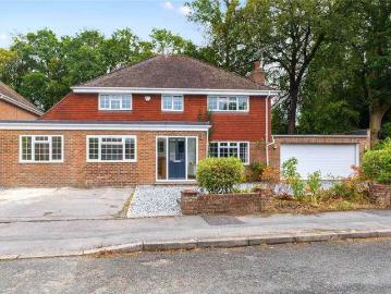 4 bed house for sale