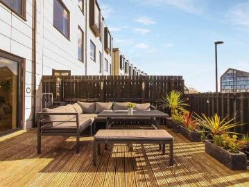 4 bed house for sale
