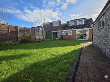 4 bed house for sale