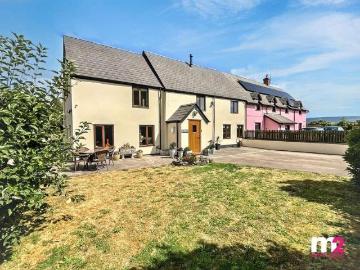 4 bed house for sale