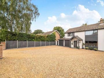 4 bed house for sale
