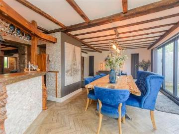 4 bed house for sale