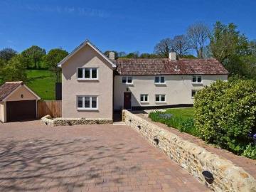 4 bed house for sale