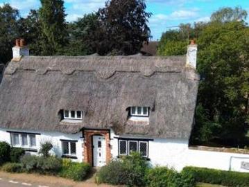 4 Bedroom Cottage For Sale In ton