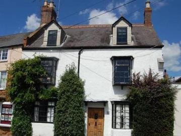 4 bedroom cottage for sale in Market Place Long Buckby...