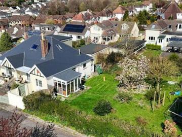 4 Bedroom Detached Bungalow For Sale In Kingsteignton,...