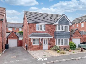 4 bedroom detached house for sale