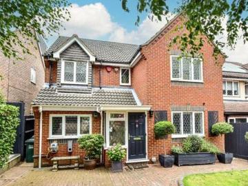 4 Bedroom Detached House For Sale In Abbots Langley, Herts