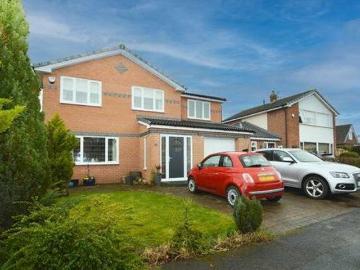 4 bedroom detached house for sale in Bromley Avenue...