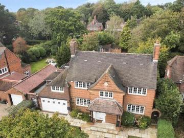 4 Bedroom Detached House For Sale In Gidea Park