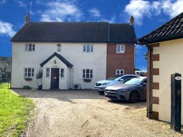 4 Bedroom Detached House For Sale In Finningham