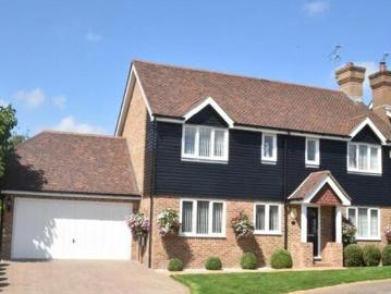 4 Bedroom Detached House For Sale In Harrietsham