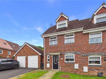 4 bedroom end of terrace house for sale