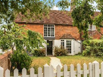 4 bedroom end of terrace house for sale