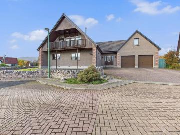4 Bedroom House Aviemore Aviemore 96373381