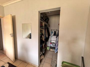 4 Bedroom House For Sale in Crystal Park
