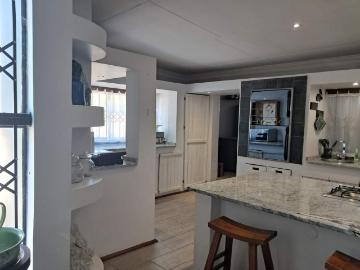 4 Bedroom House For Sale in Bendor