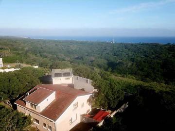 4 Bedroom House in Clarendon Marine