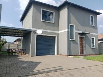 4 Bedroom House in Andeon