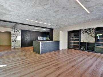 4 Bedroom House in Hyde Park