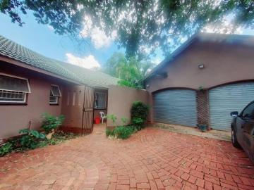 4 Bedroom House in Sinoville