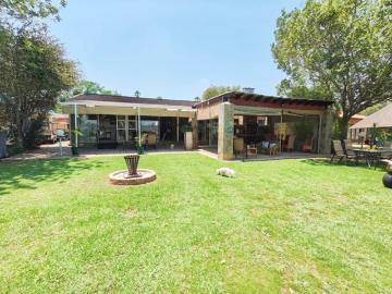 4 Bedroom House in Vaal Marina