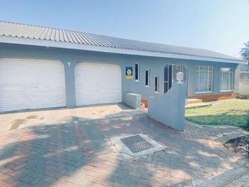 4 Bedroom house rented in Uitsig, Bloemfontein