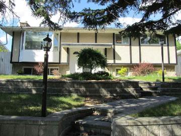 4 Bedroom Home for Rent at 5216 40 Ave Nw, Calgary, AB...