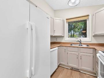 4 Bedroom Home for Rent at 226 Devonshire Dr, Winnipeg,...