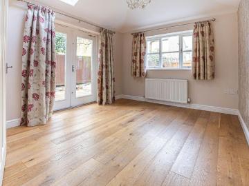 4 bedroom semi detached house to rent