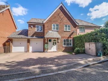 4 bedroom semi detached house for sale