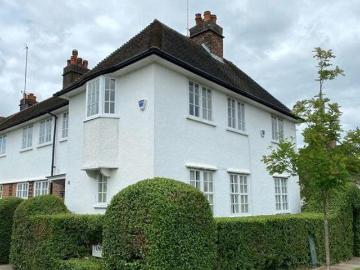 4 Bedroom Semi detached House For Sale In London