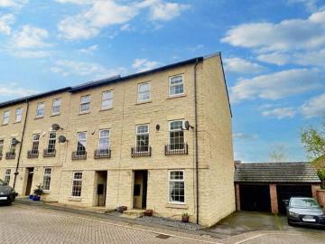4 Bedroom Town House For Sale In Woolley Grange, Barnsley