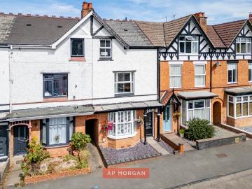 4 bedroom terraced house for sale