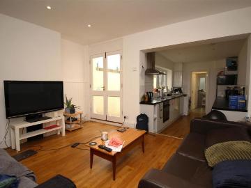 4 bedroom terraced house to rent