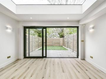 4 bedroom terraced house to rent