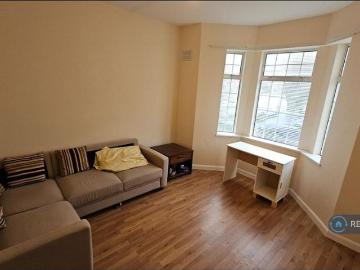 4 bedroom terraced house to rent