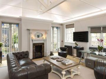 4 Bedrooms Flat for rent in North Audley Street,...