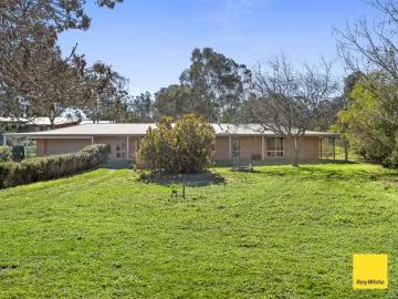 4 Pioneer Drive, MAIDEN GULLY House for rent Listed by...
