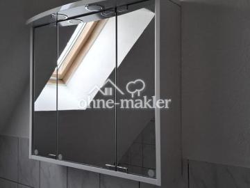 4 Raum DG Wohnung mit Garage in Kretzschau