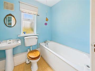 210,000 | 4 Rockshire Terrace, Rockshire Road,...