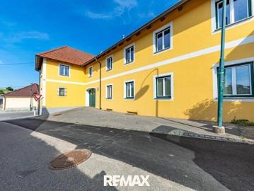 4 WOHNUNGEN MÖGLICH GROßZÜGIGE LIEGENSCHAFT ZUM...